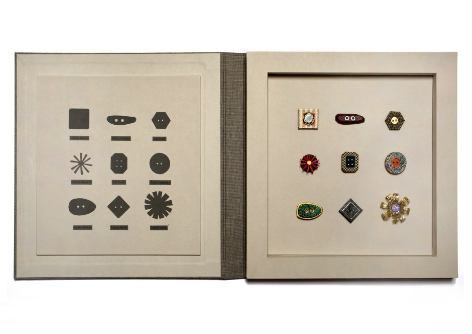 9 Knöpfe von 9 Stars