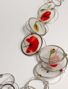 10_Jiayi_Zhang_Halsschmuck_Mohn