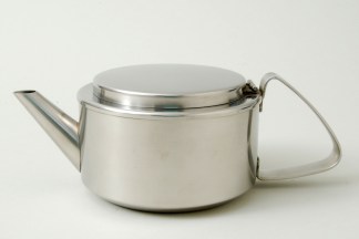 Teekanne, Christa Petroff- Bohne (Entwurf), VEB Auer Besteck- un