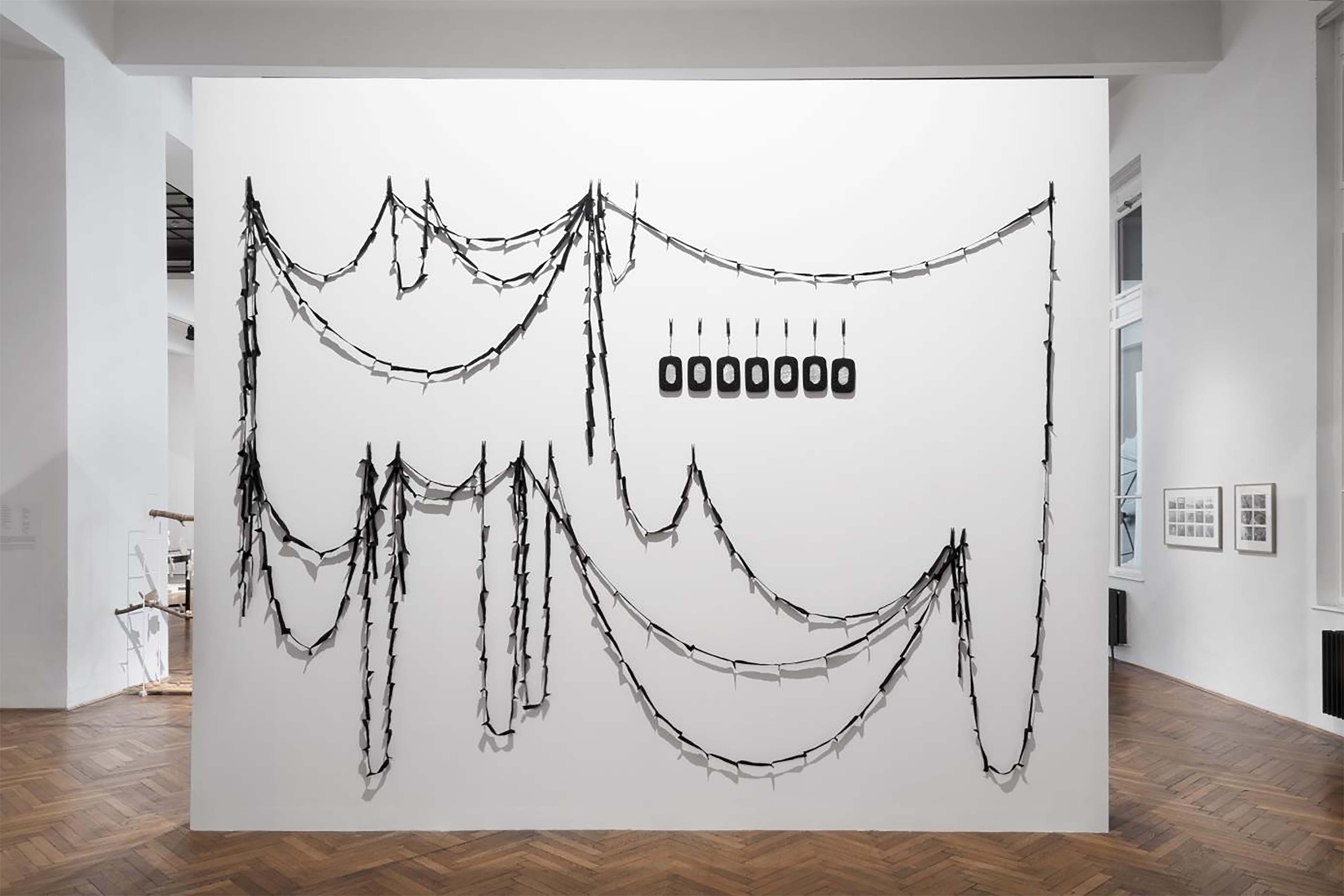 MAK_Brătescu_Zeichensprache