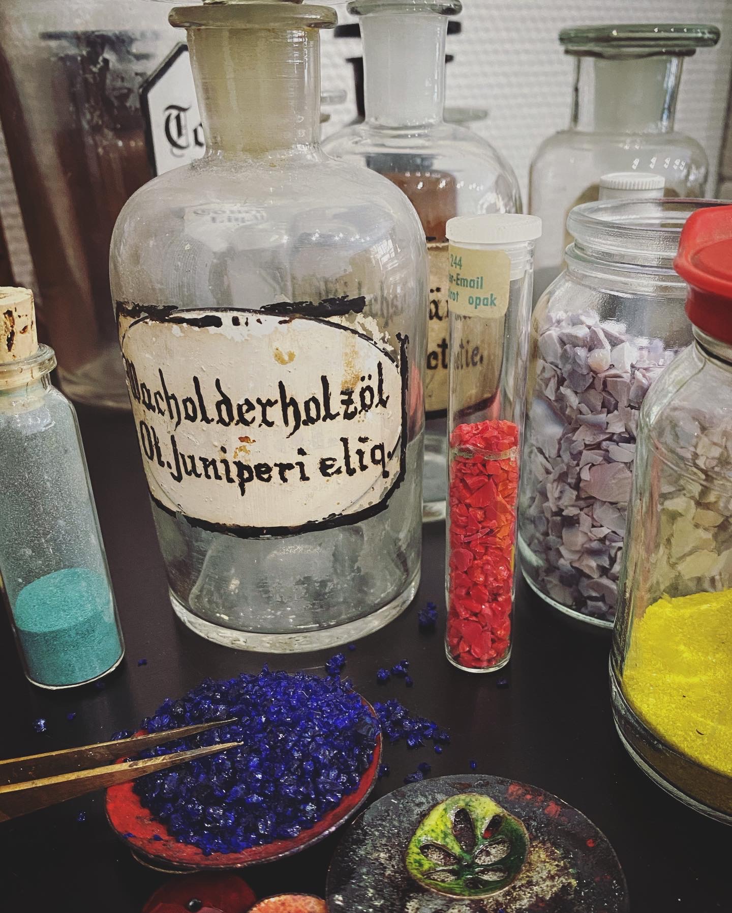 9_Enamel_Impression-1