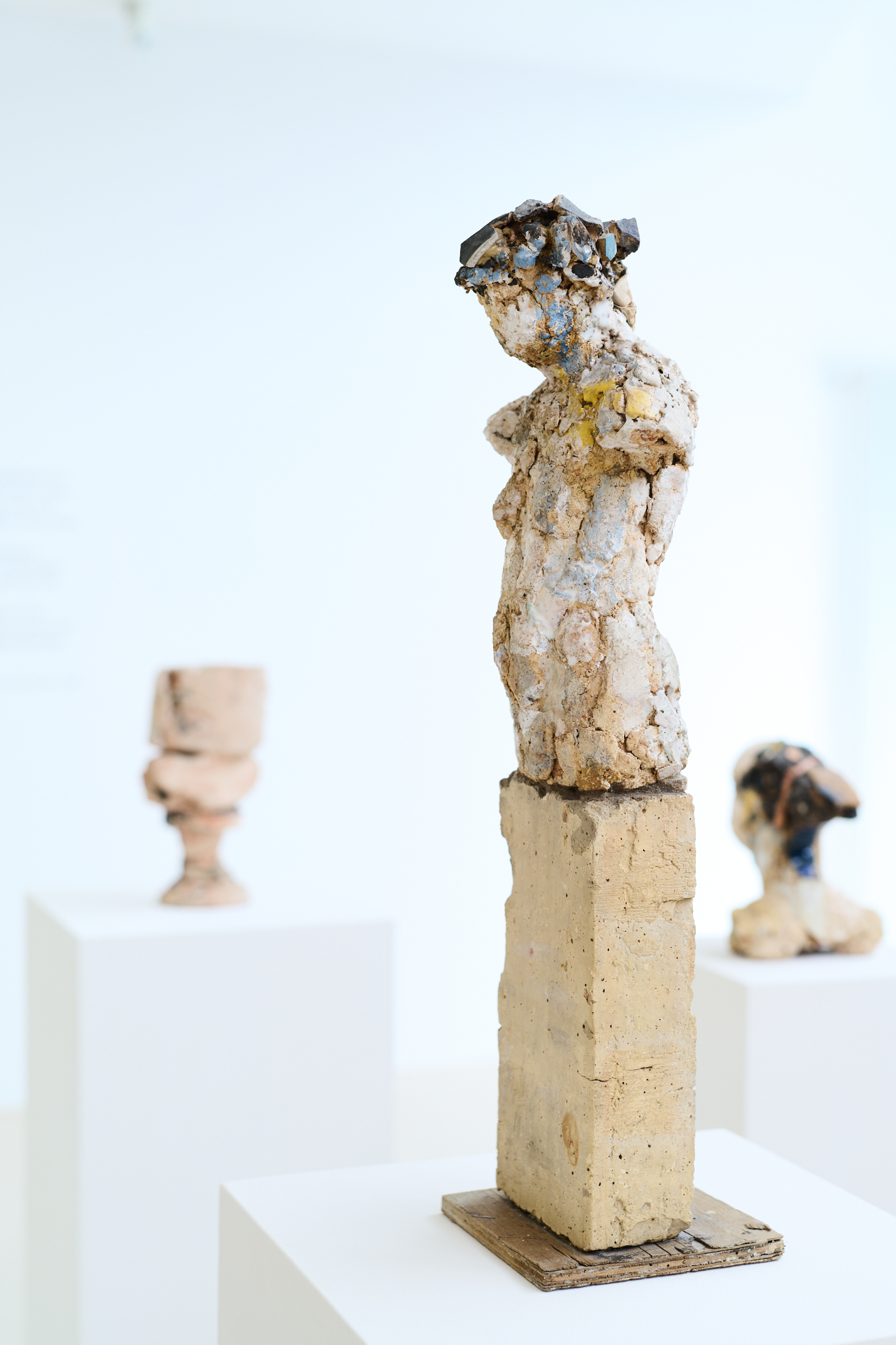 Ausstellung Gertraud Möhwald Keramikmuseum Westerwald_Kleiner Torso 1982_Foto Helge Articus