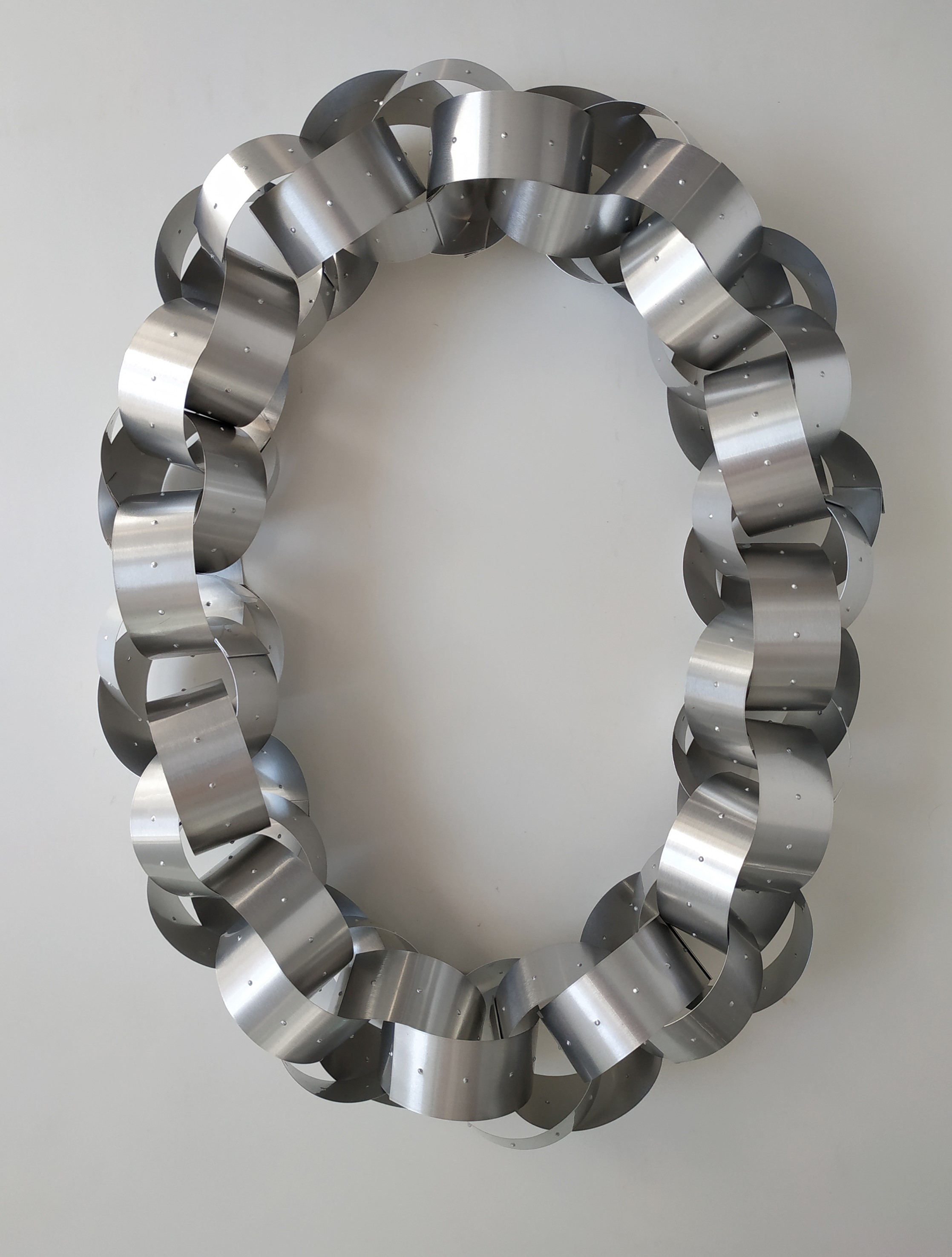 Claudia Baugut_Halsschmuck - Kette_silbermetallic_2023_Foto Claudia Baugut