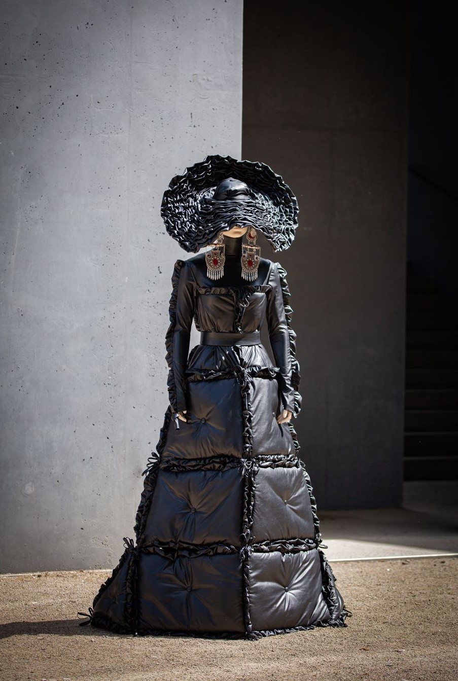 Hüseyin Özer - aus der Kollektion -not just a pillow- Foto_Yvonne Most