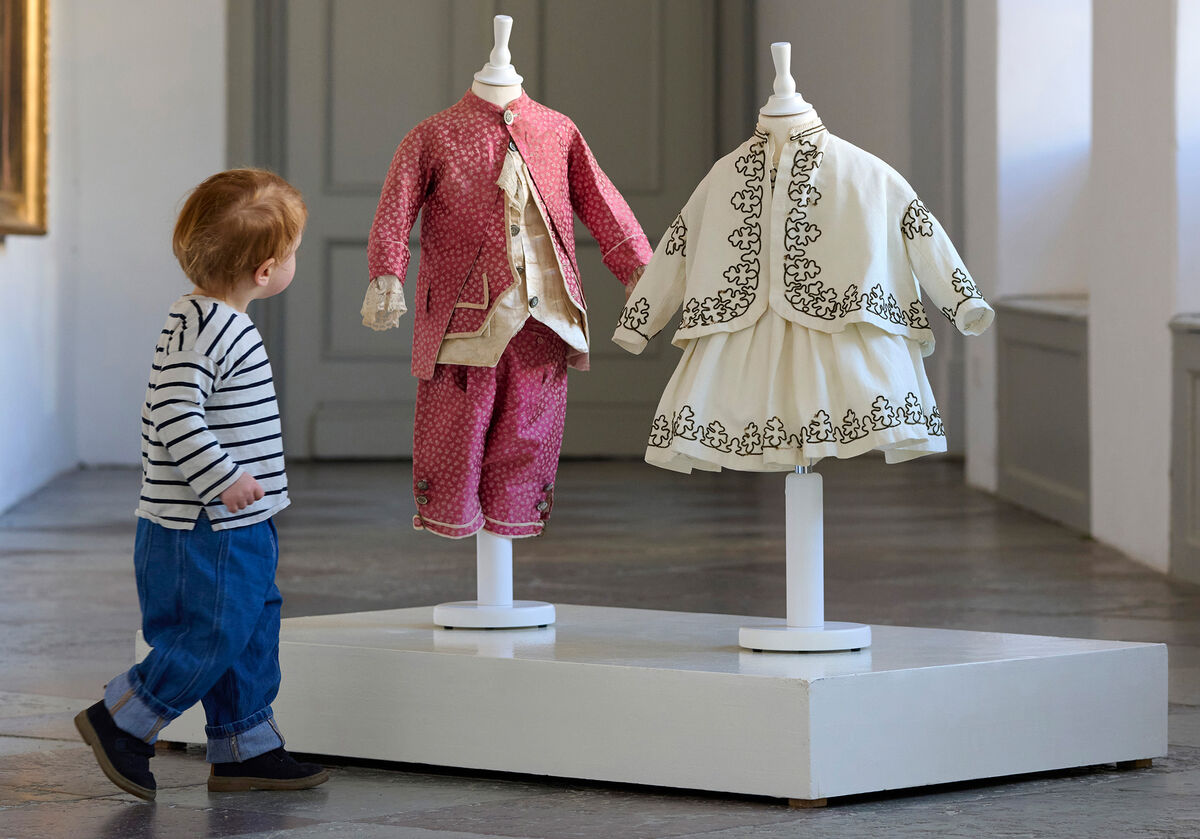 csm_Kinder_in_Samt_und_Seide3_2fd0a0305e